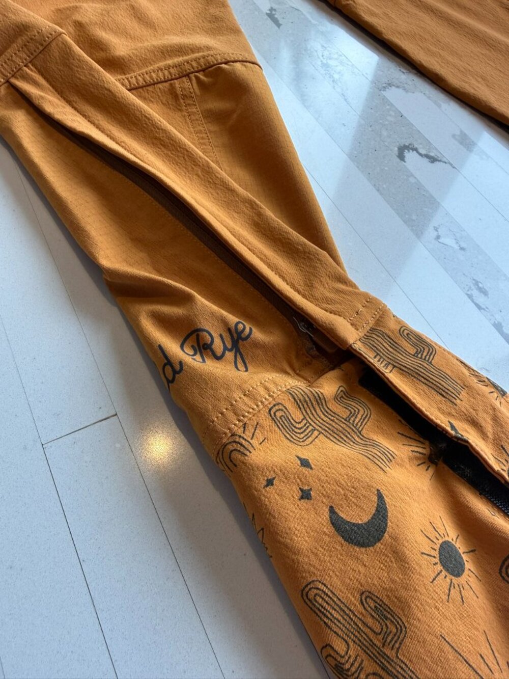 Wild Rye Bike Pants - Picture 6 of 15